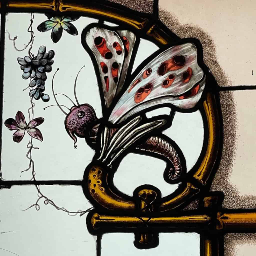 Vitrail vitraux L’enfant et la chasse aux papillons | Biron Vitrail vitraux L'enfant et la chasse aux papillons