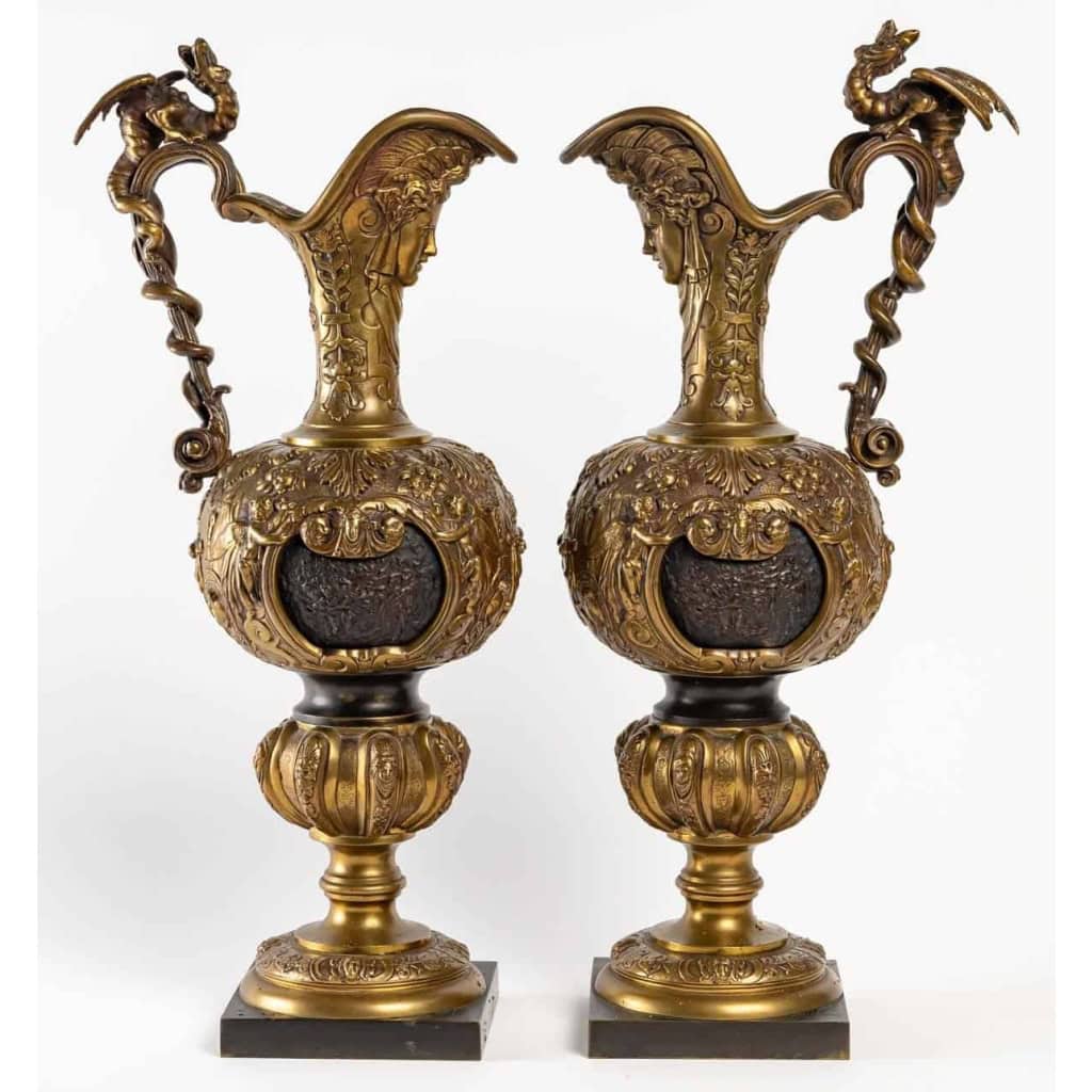 Paire d’Aiguières en Bronze, époque Napoléon III, XIXème siècle. | Biron ||||||||||