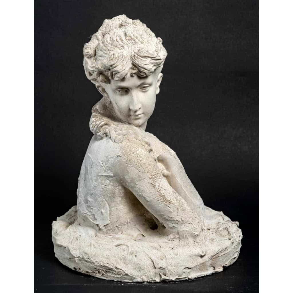 Buste d’une Belle Femme avec les cheveux longs en plâtre, milieux du XXème siècle | Biron Buste d'une Belle Femme avec les cheveux longs en plâtre, milieux du XXème siècle