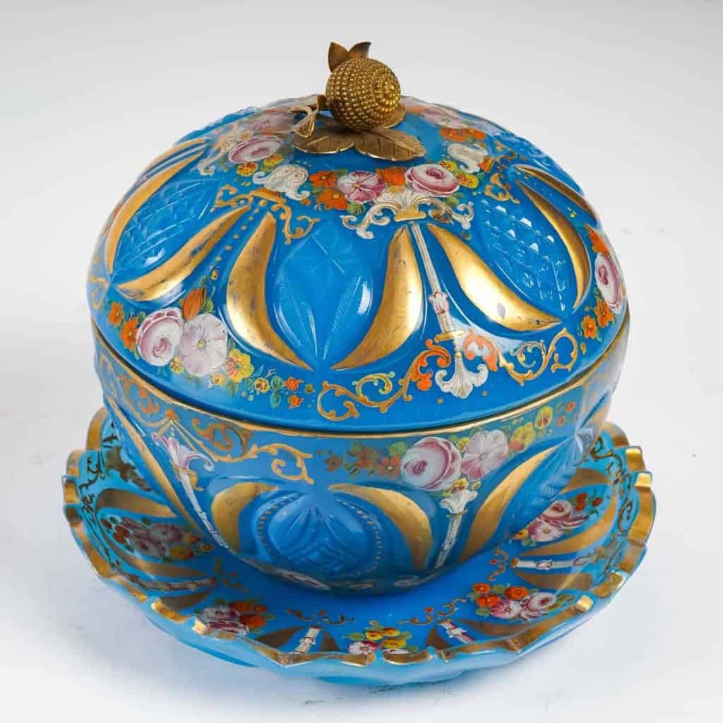 Soupière du XIXème siècle en opaline | Biron Soupière du XIXème siècle en opaline