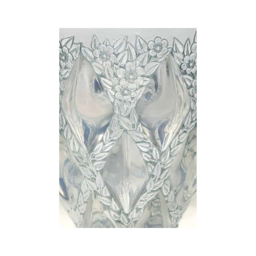René Lalique : Vase « Rampillon » en verre opalescent | Biron René Lalique : Vase « Rampillon » en verre opalescent