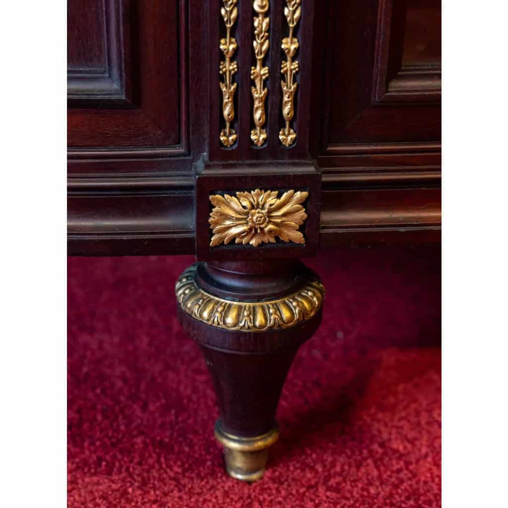Vitrine en acajou de style Louis XVI fin XIXè siècle | Biron Vitrine en acajou de style Louis XVI fin XIXè siècle