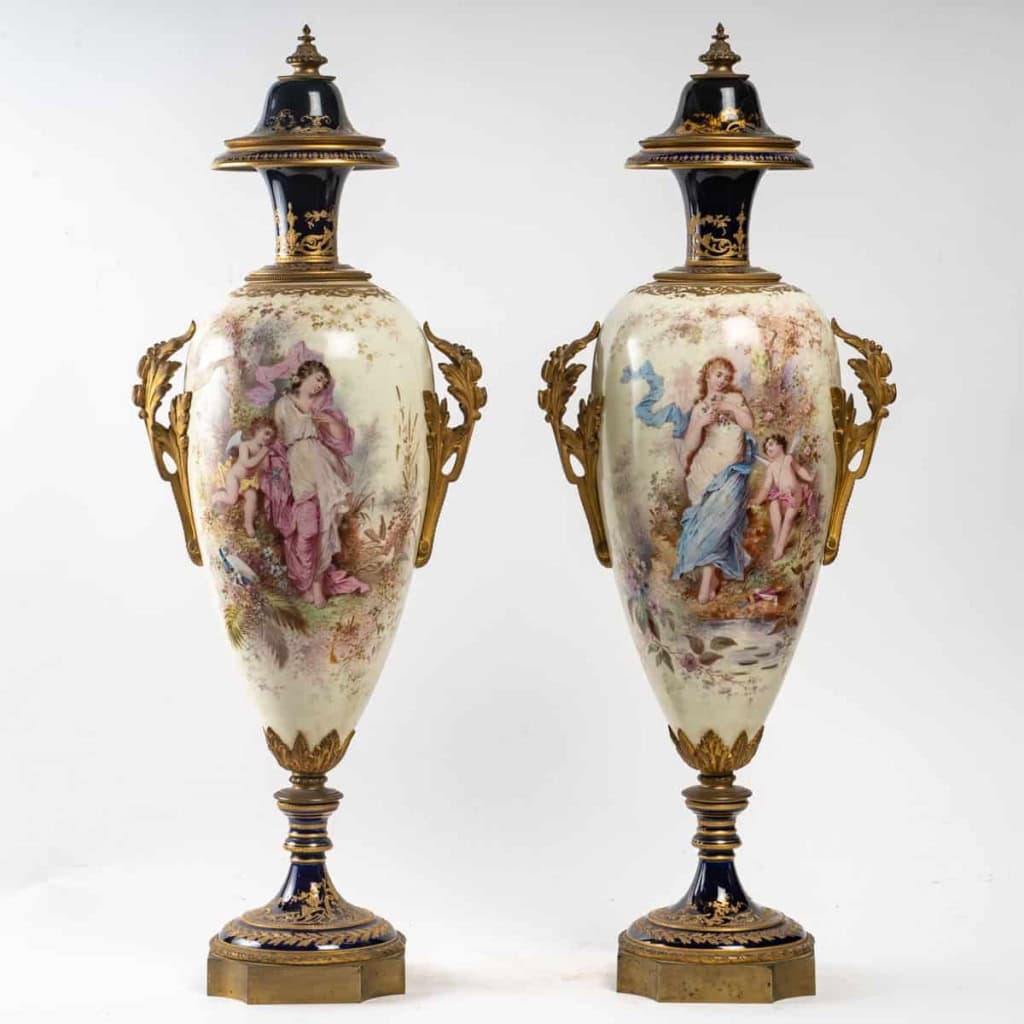 Paire de vases de Sèvres | Biron |||||||||||
