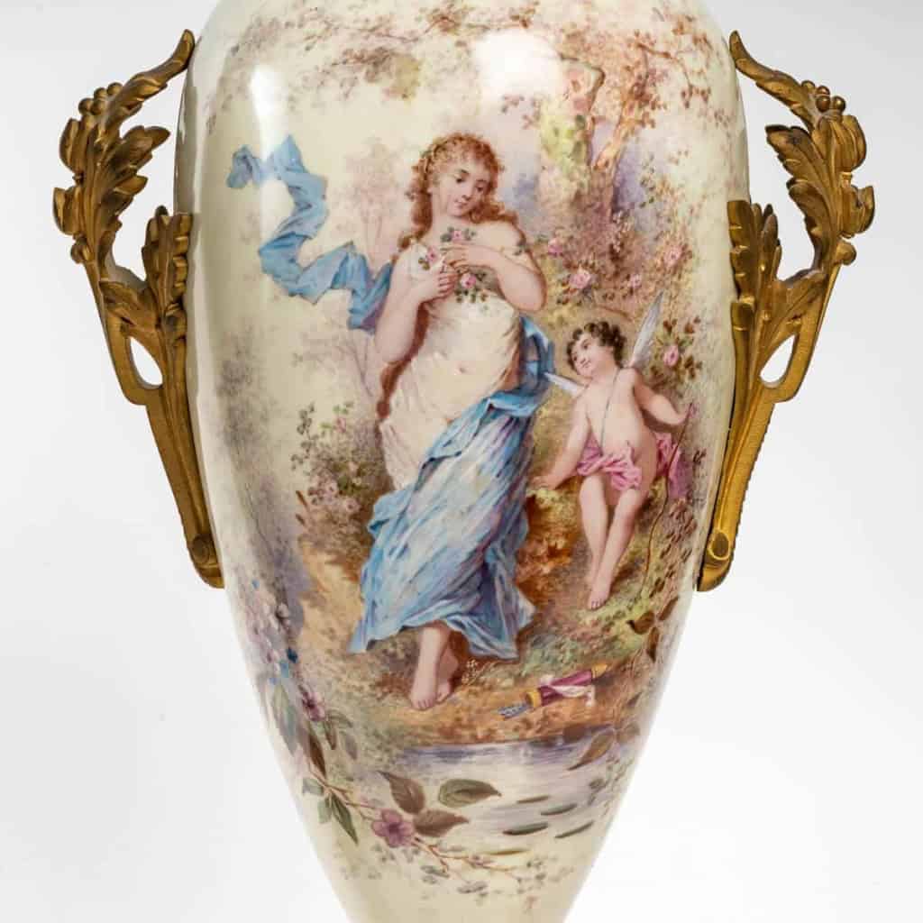Paire de vases de Sèvres | Biron Paire de vases de Sèvres