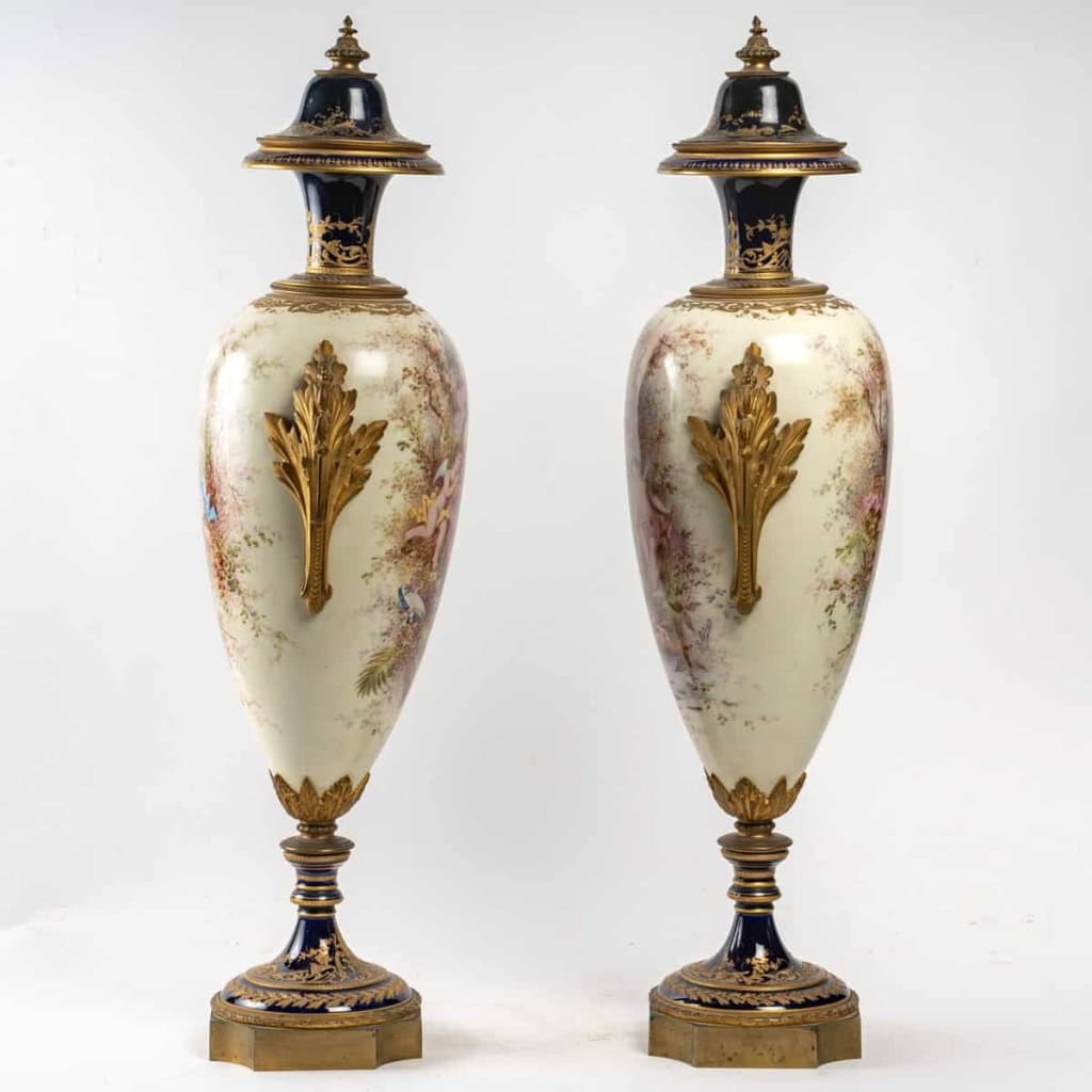 Paire de vases de Sèvres | Biron Paire de vases de Sèvres