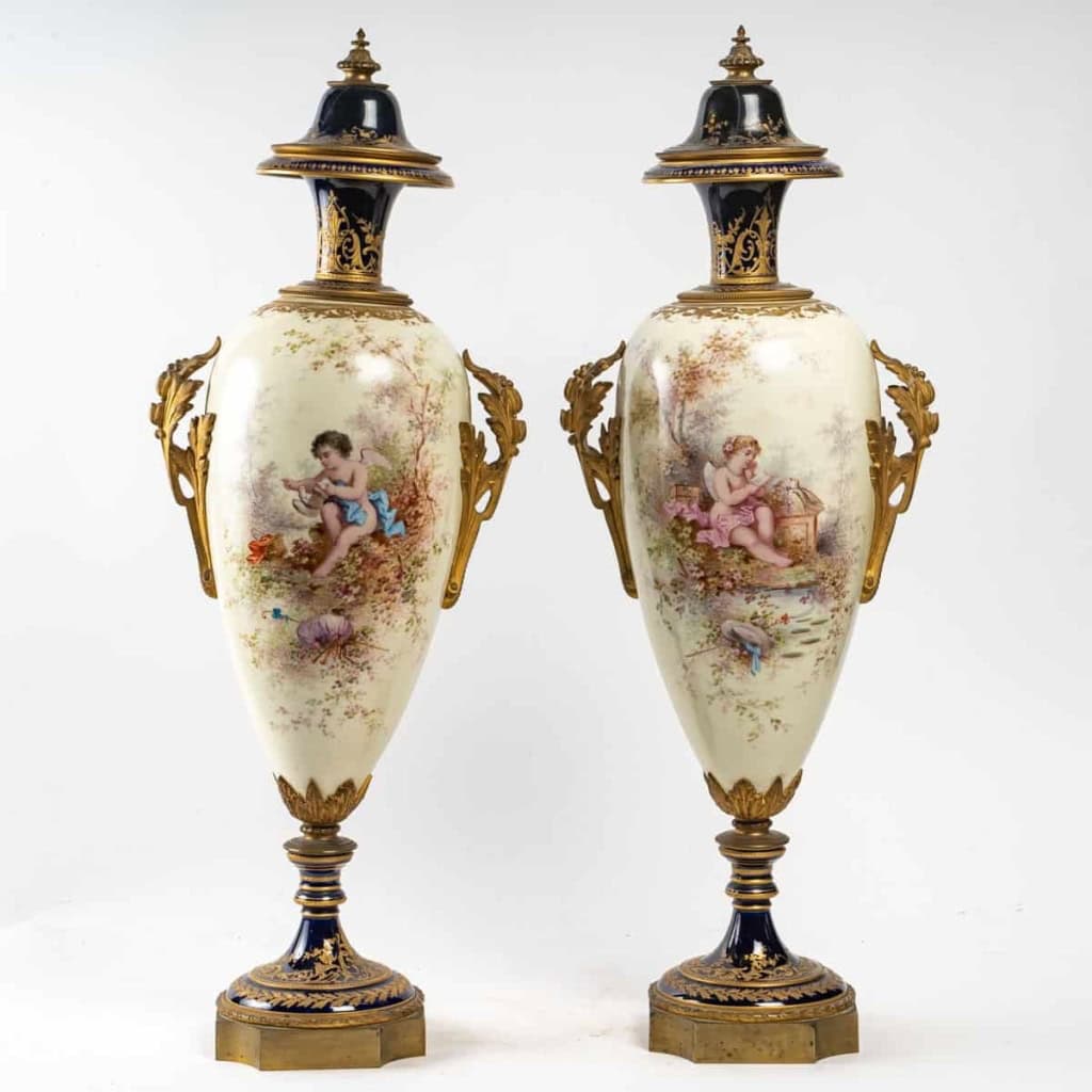 Paire de vases de Sèvres | Biron Paire de vases de Sèvres