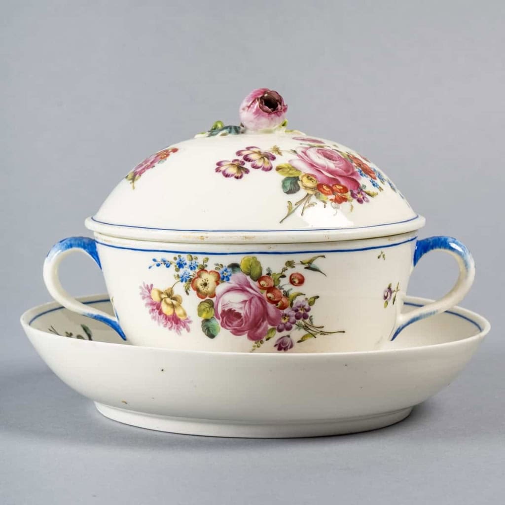 MENNECY, Bouillon, vers 1760. | Biron ||||||||||