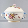MENNECY, Bouillon, vers 1760. | Biron MENNECY, Bouillon, vers 1760.