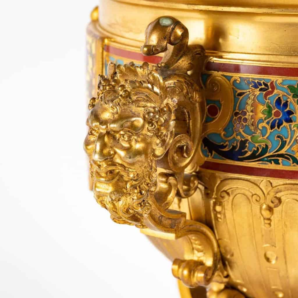 Centre de table en bronze émaillé, Barbedienne et base en marbre rouge, XIXème siècle | Biron Centre de table en bronze émaillé, Barbedienne et base en marbre rouge, XIXème siècle