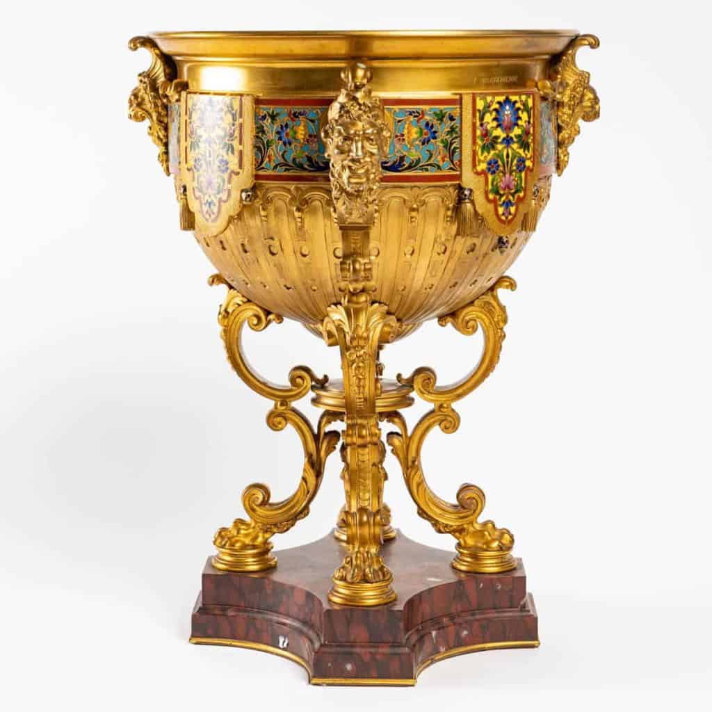 Centre de table en bronze émaillé, Barbedienne et base en marbre rouge, XIXème siècle | Biron Centre de table en bronze émaillé, Barbedienne et base en marbre rouge, XIXème siècle