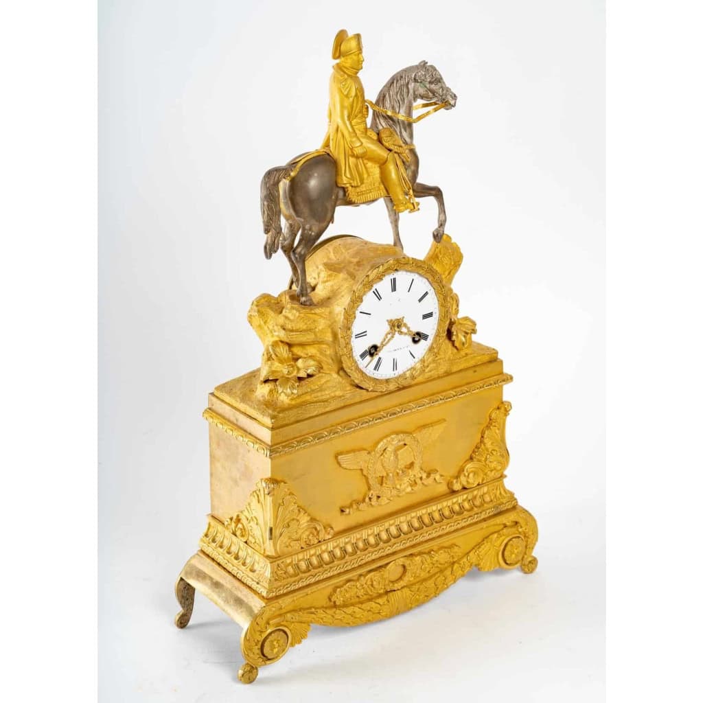 Pendule Napoléon III en bronze, XIXème siècle | Biron Pendule Napoléon III en bronze, XIXème siècle