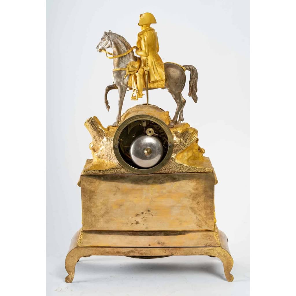 Pendule Napoléon III en bronze, XIXème siècle | Biron Pendule Napoléon III en bronze, XIXème siècle
