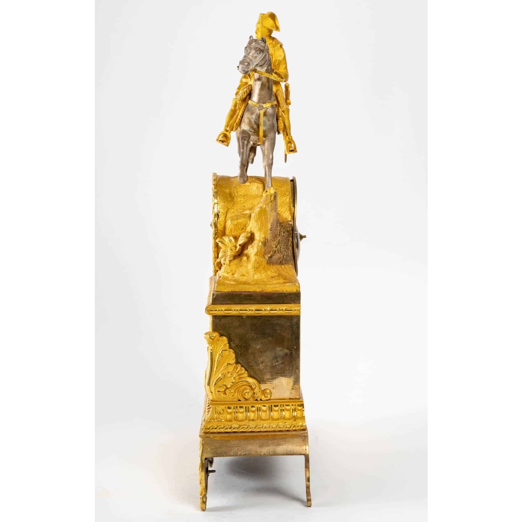 Pendule Napoléon III en bronze, XIXème siècle | Biron Pendule Napoléon III en bronze, XIXème siècle