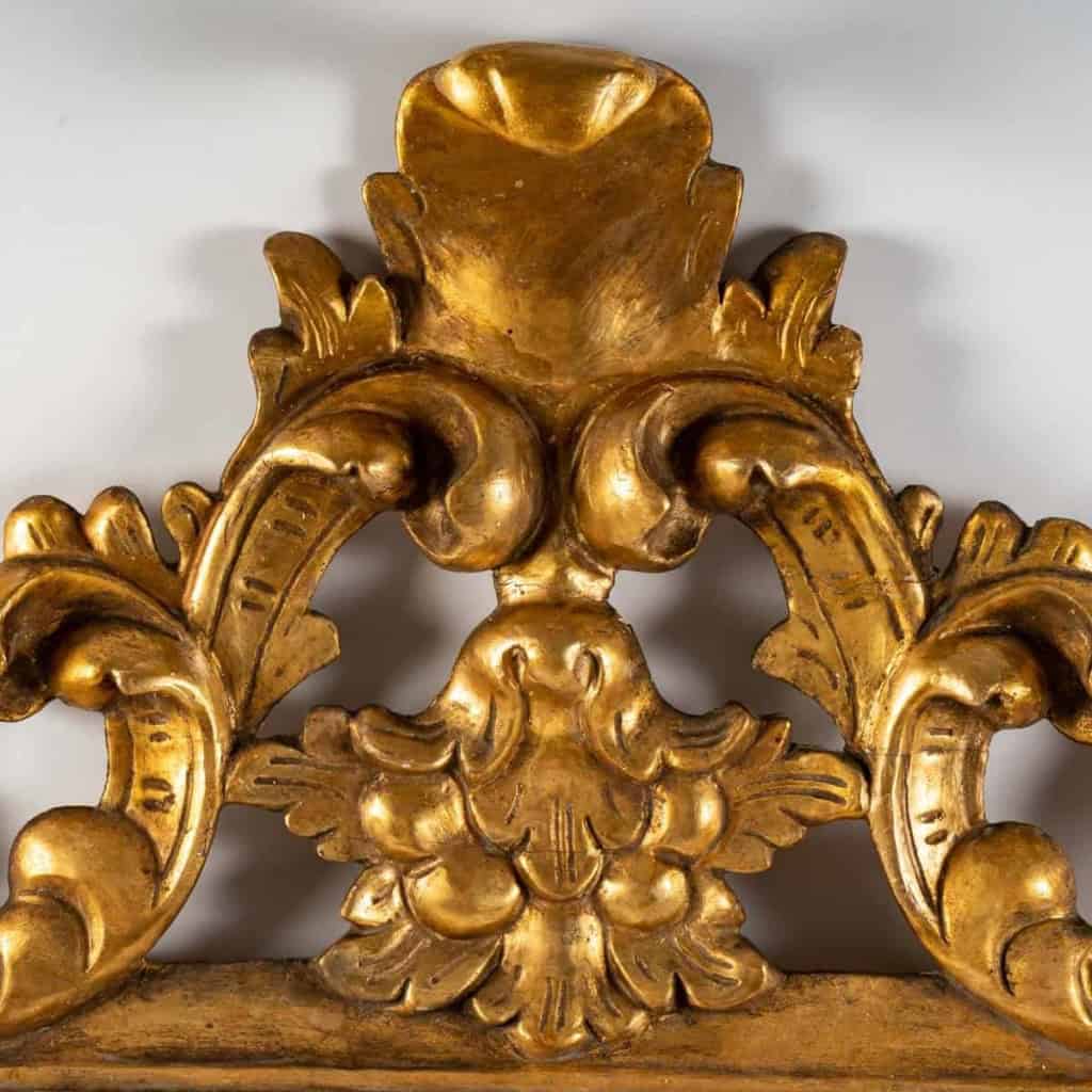 Miroir italien en bois sculpté et doré, XIXème siècle | Biron Miroir italien en bois sculpté et doré, XIXème siècle