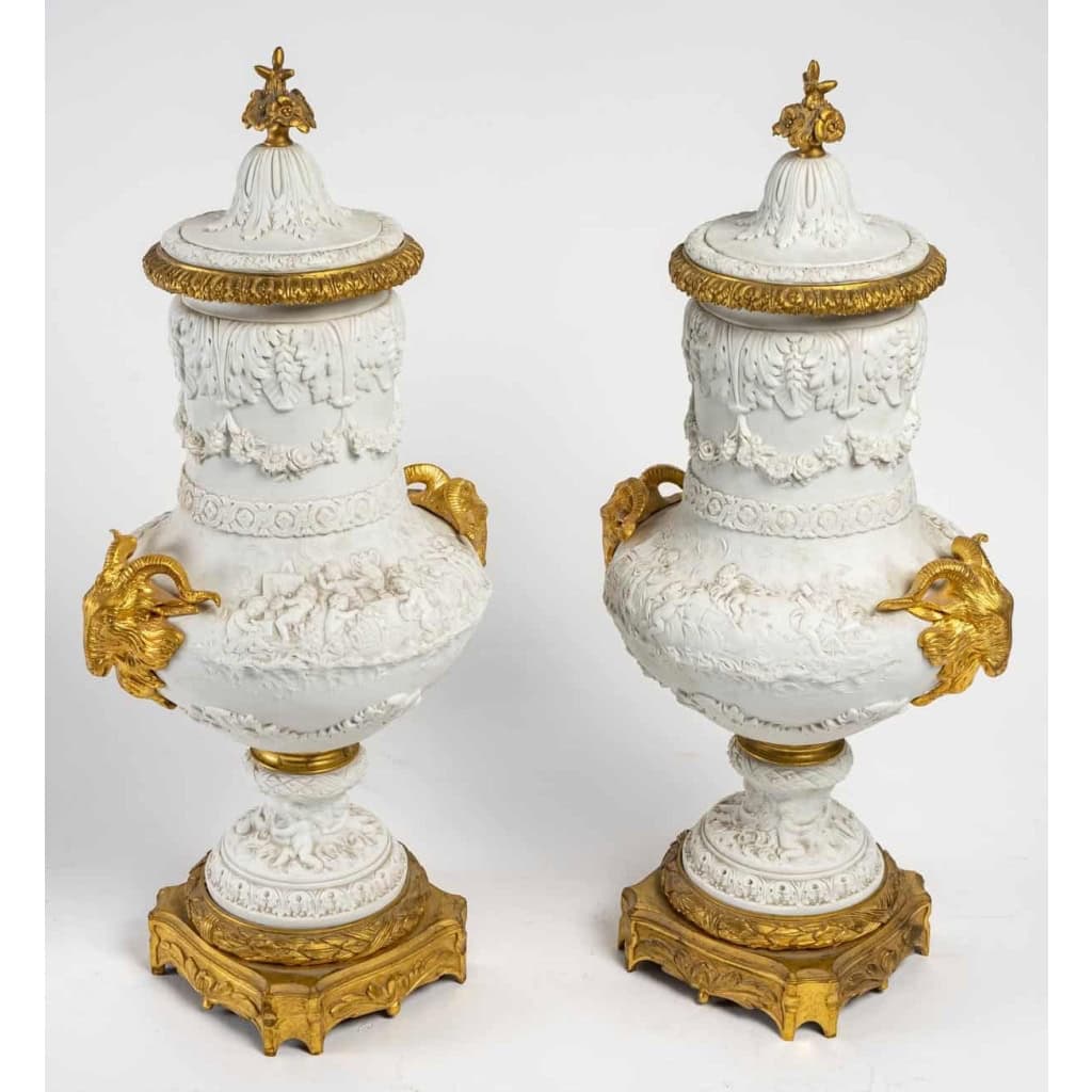 Paire de vases en Biscuit fin XIXè siècle | Biron ||||||||||