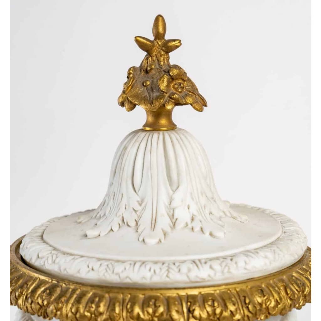 Paire de vases en Biscuit fin XIXè siècle | Biron Paire de vases en Biscuit fin XIXè siècle