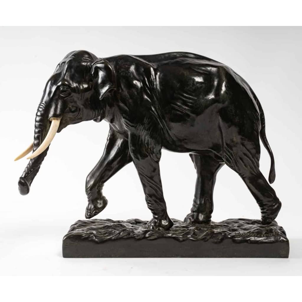 Sculpture en bronze et ivoire, Éléphant en marche, signée Boudarel | Biron |||||||||