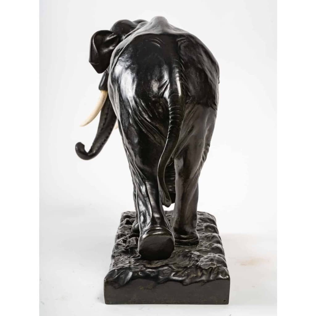 Sculpture en bronze et ivoire, Éléphant en marche, signée Boudarel | Biron Sculpture en bronze et ivoire, Éléphant en marche, signée Boudarel