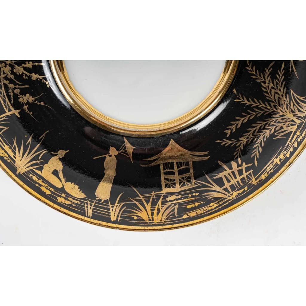 Bonbonnière au chinois, Le Tallec 1930-1935 | Biron Bonbonnière au chinois, Le Tallec 1930-1935