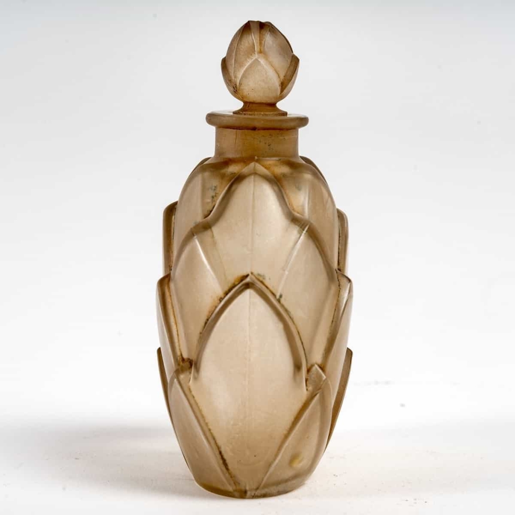 Flacon "Marquila" verre blanc patiné sépia de René LALIQUE