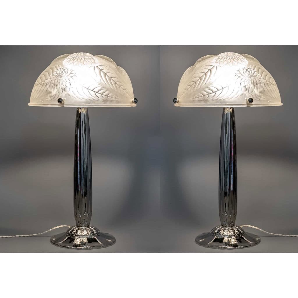 Paire de Lampes « Dahlias » verre blanc – piètements Art-Deco bronze nickelé de René LALIQUE | Biron ||||||||||