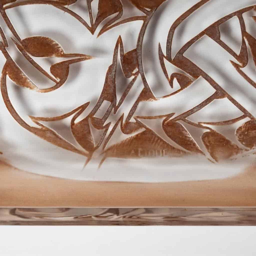 Partie de Garniture de Toilette « Epines » verre blanc patiné sépia de René LALIQUE – 4 pièces | Biron Partie de Garniture de Toilette "Epines" verre blanc patiné sépia de René LALIQUE - 4 pièces