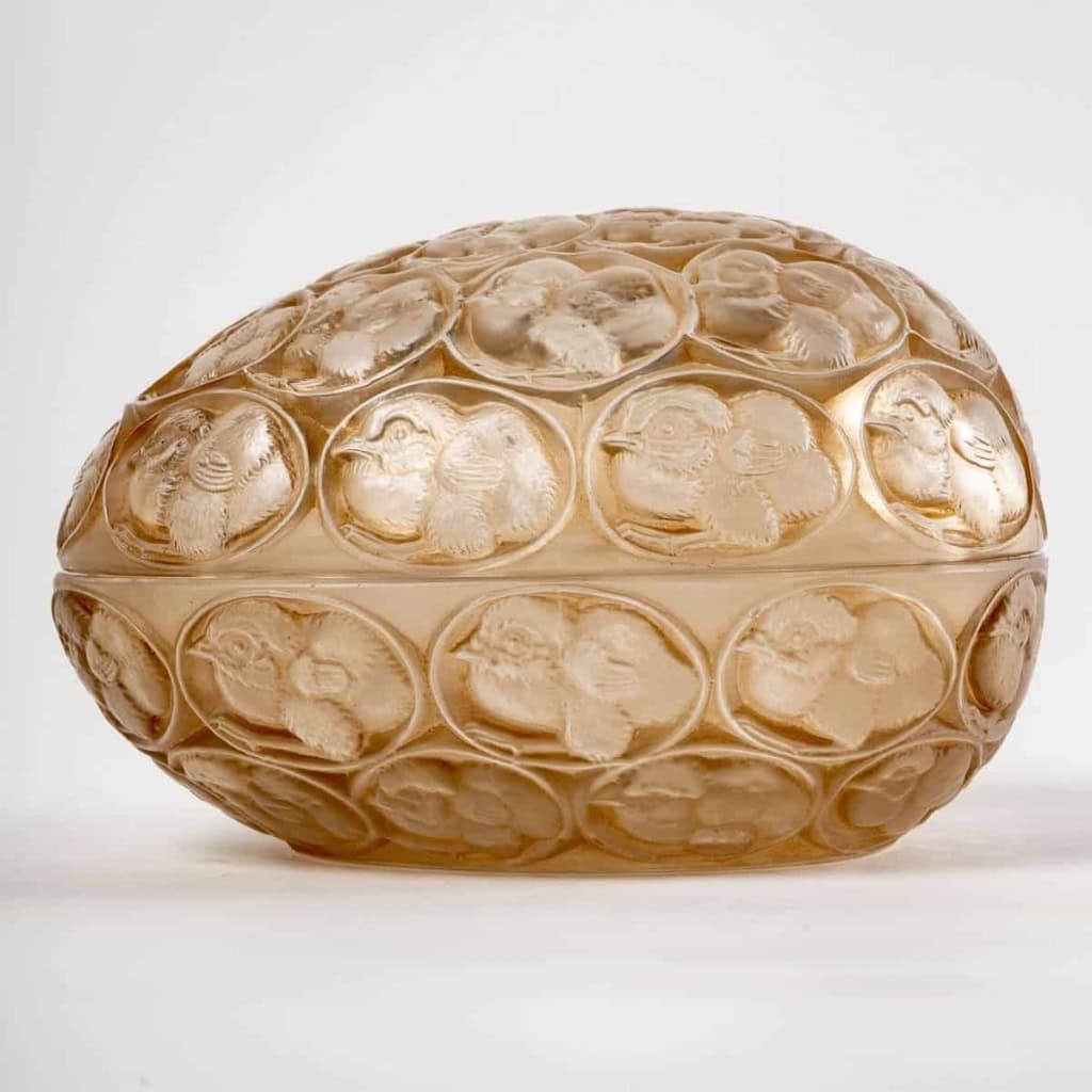 Boite « Poussins » verre blanc patiné sépia de René LALIQUE | Biron |||||||