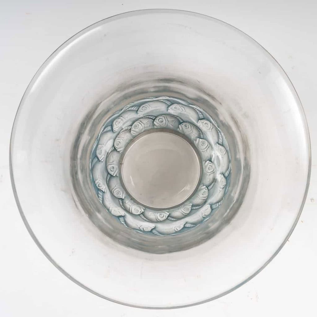 Vase « Monaco » verre blanc patiné bleu de René LALIQUE | Biron Vase "Monaco" verre blanc patiné bleu de René LALIQUE