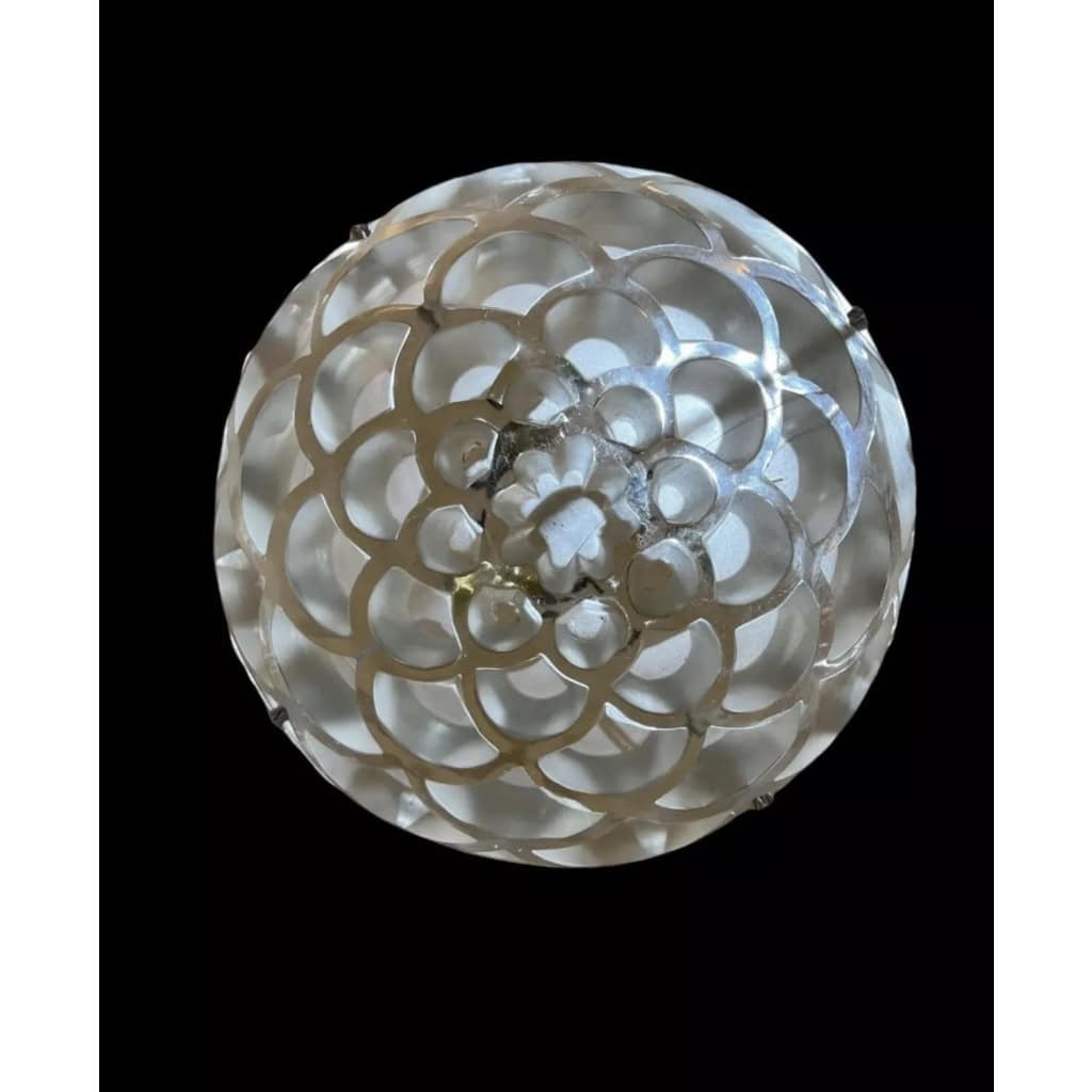 Paire de Suspensions Plafonniers « Rinceaux » verre blanc de René LALIQUE | Biron Paire de Suspensions Plafonniers "Rinceaux" verre blanc de René LALIQUE