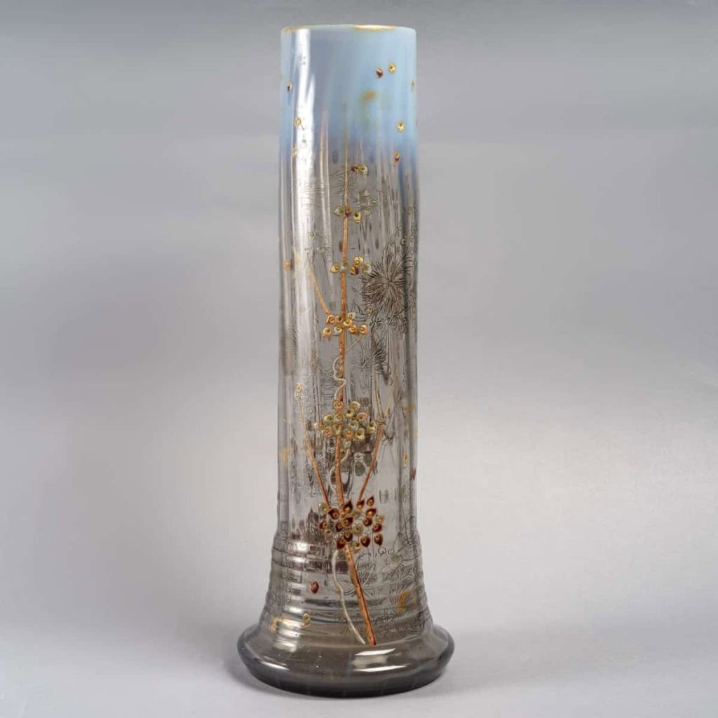 Vase « Chardons et Symphorines » verre gris et opalescent émaillé d’Emile Gallé | Biron Vase "Chardons et Symphorines" verre gris et opalescent émaillé d'Emile Gallé