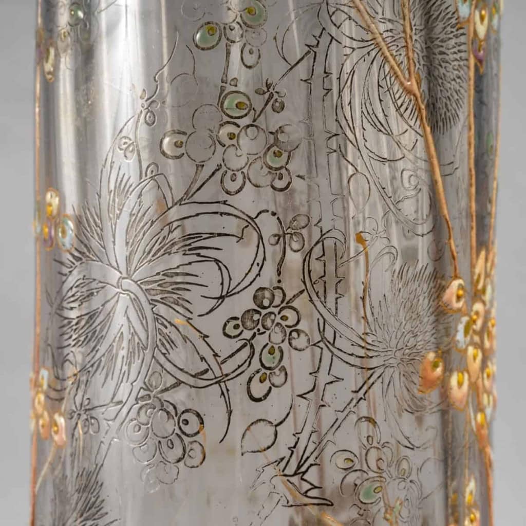 Vase « Chardons et Symphorines » verre gris et opalescent émaillé d’Emile Gallé | Biron Vase "Chardons et Symphorines" verre gris et opalescent émaillé d'Emile Gallé