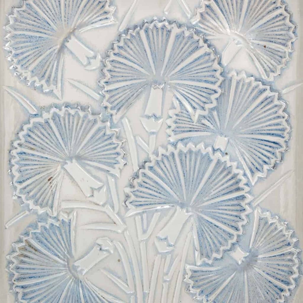 Boite « Bluets » verre blanc patiné bleu de René LALIQUE | Biron Boite "Bluets" verre blanc patiné bleu de René LALIQUE