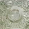 Vase « Bagatelle » verre blanc patiné vert de René LALIQUE | Biron Vase "Bagatelle" verre blanc patiné vert de René LALIQUE