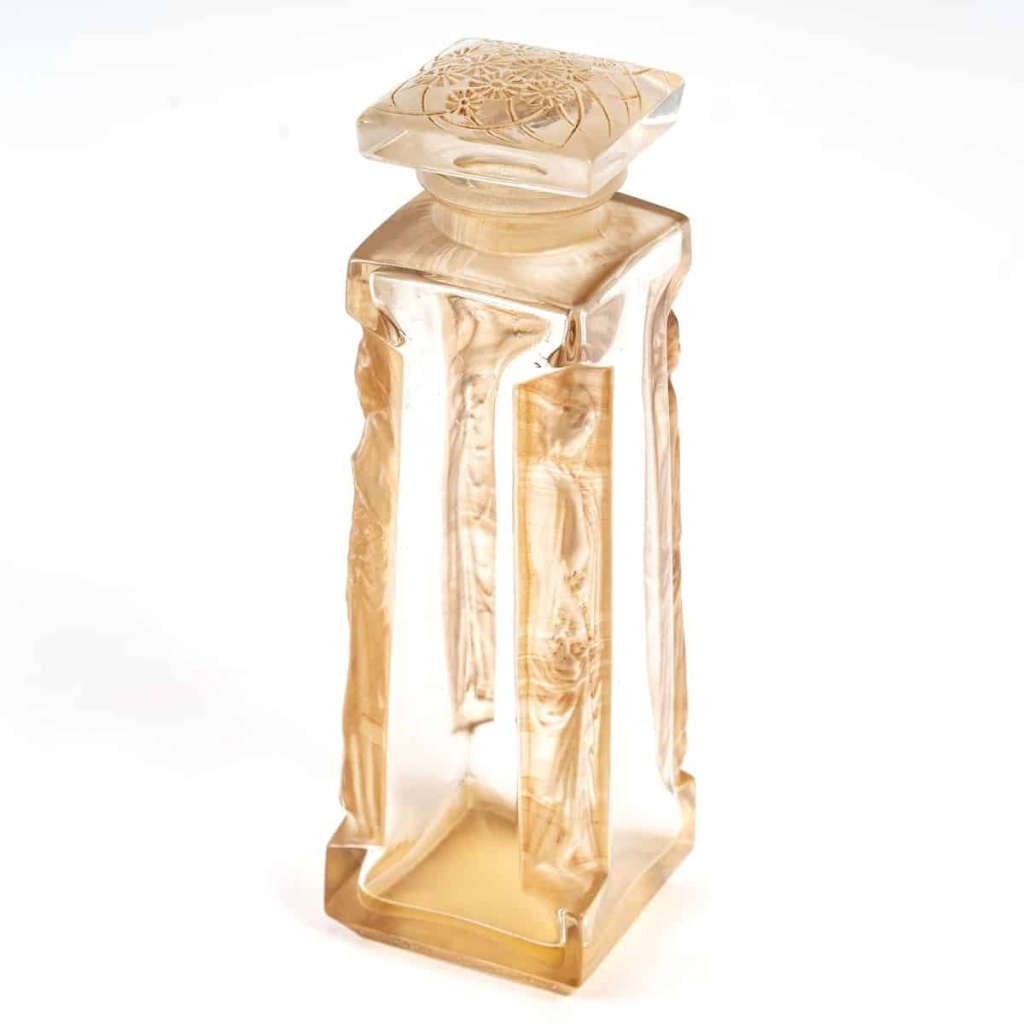 Flacon « Ambre » verre blanc patiné sépia de René LALIQUE | Biron Flacon "Ambre" verre blanc patiné sépia de René LALIQUE