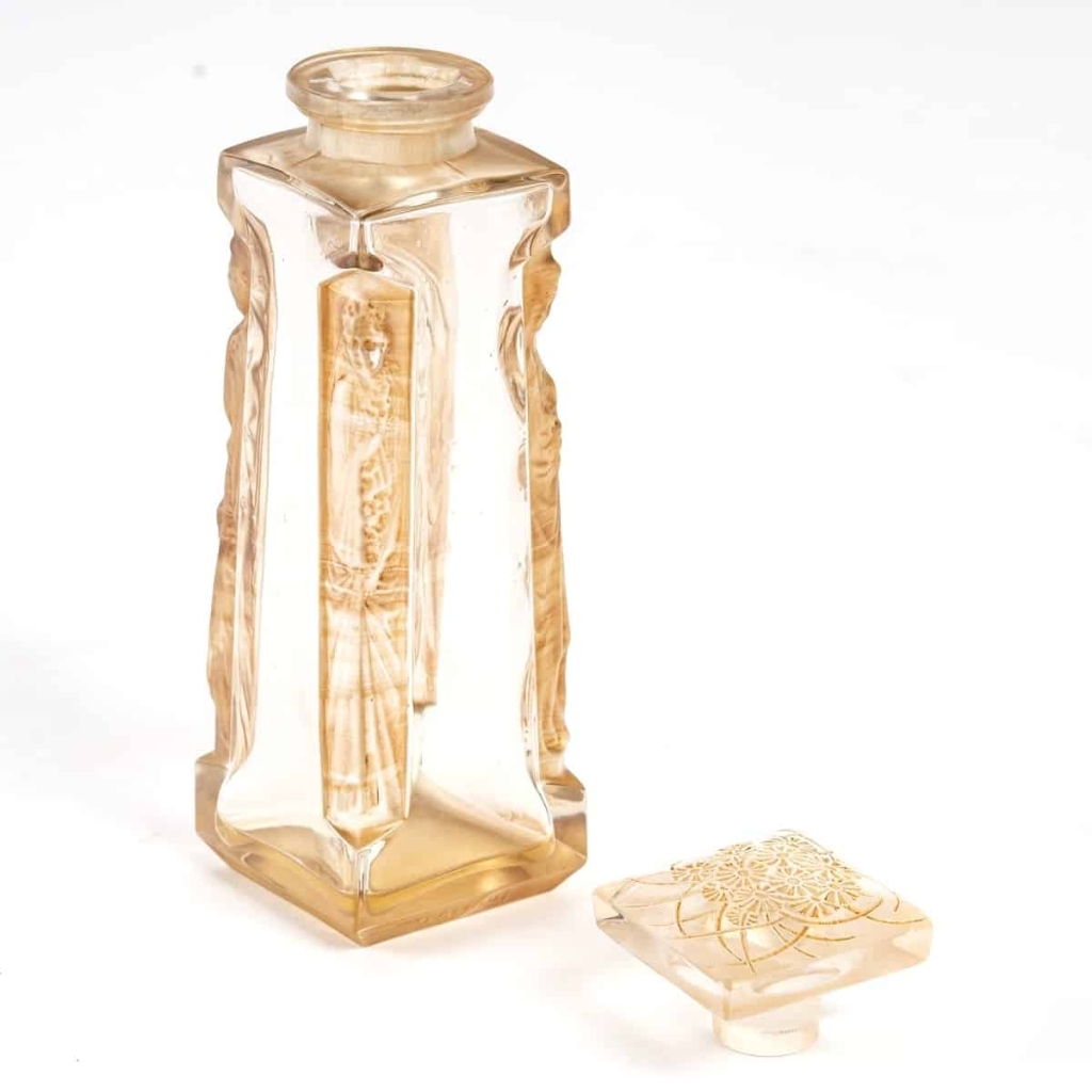 Flacon « Ambre » verre blanc patiné sépia de René LALIQUE | Biron Flacon "Ambre" verre blanc patiné sépia de René LALIQUE