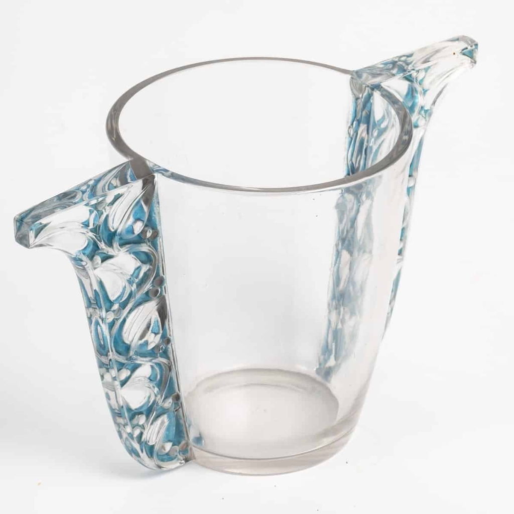 Vase « Honfleur » verre blanc patiné bleu de René LALIQUE | Biron Vase "Honfleur" verre blanc patiné bleu de René LALIQUE