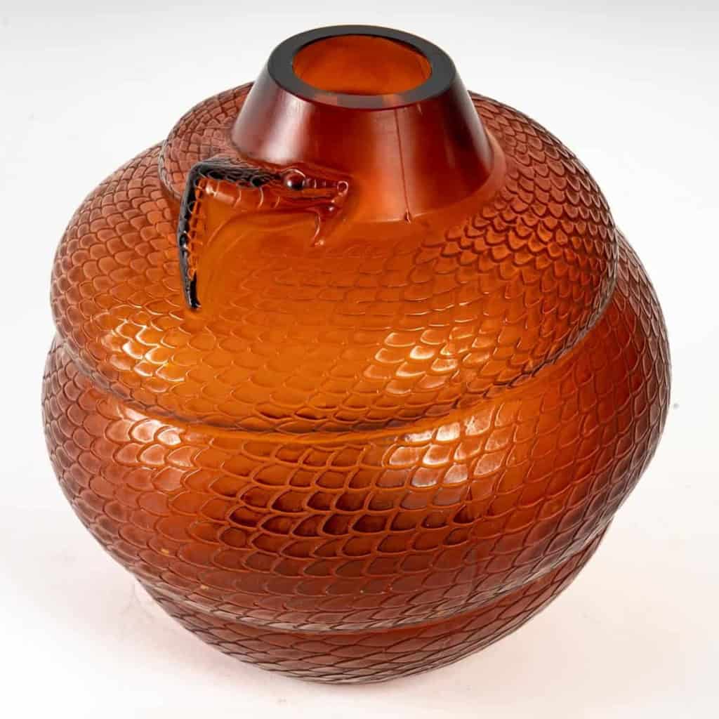 Vase « Serpent » verre ambre de René LALIQUE 3