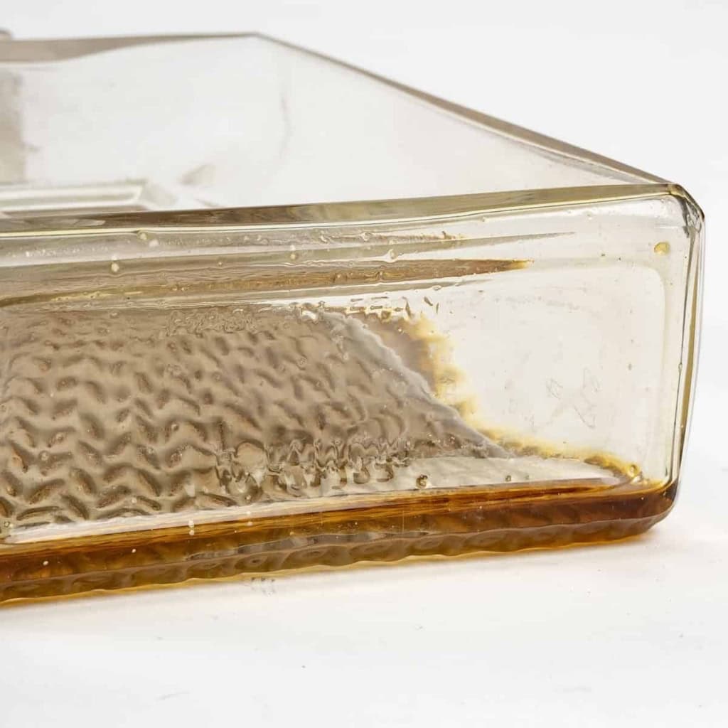 Flacon « La Belle Saison » verre blanc patiné sépia de René LALIQUE pour Houbigant | Biron Flacon "La Belle Saison" verre blanc patiné sépia de René LALIQUE pour Houbigant