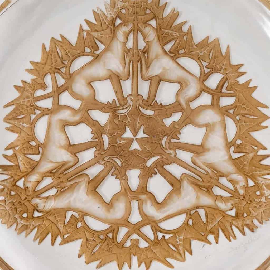 Suite d'Assiettes "Chiens Chasse" verre blanc patiné sépia de René LALIQUE - 4 pièces