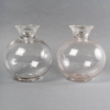 Paire de Carafes « Coquelicot » verre blanc émaillé noir de René LALIQUE – 2 pièces | Biron Paire de Carafes "Coquelicot" verre blanc émaillé noir de René LALIQUE - 2 pièces