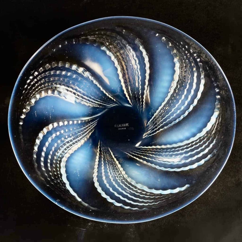 Coupe « Fleuron » verre opalescent de René LALIQUE | Biron Coupe "Fleuron" verre opalescent de René LALIQUE