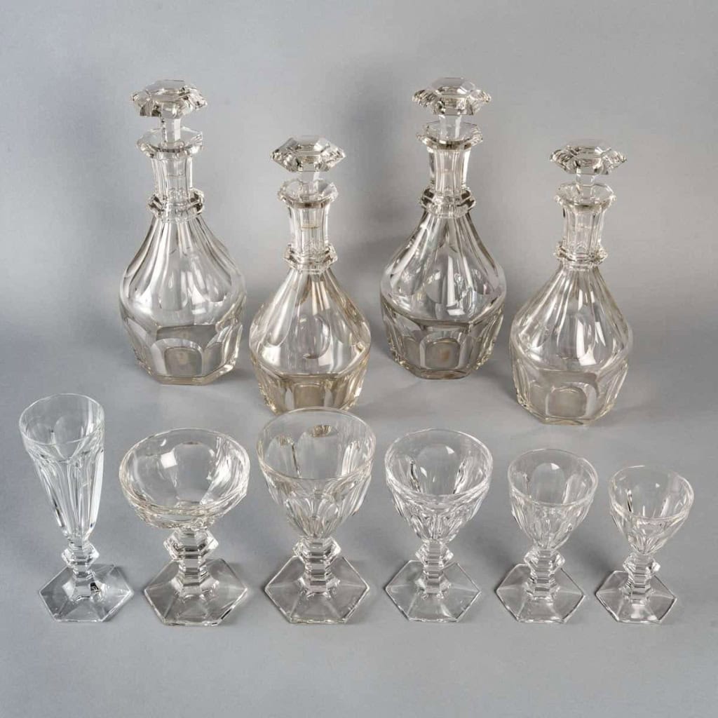 Service « Harcourt » cristal blanc de BACCARAT – 76 pièces | Biron ||||||||||