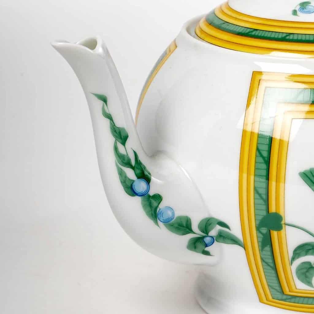 Service à Café Thé « Toucans » porcelaine de Limoges de HERMES – 18 Pièces | Biron Service à Café Thé "Toucans" porcelaine de Limoges de HERMES - 18 Pièces