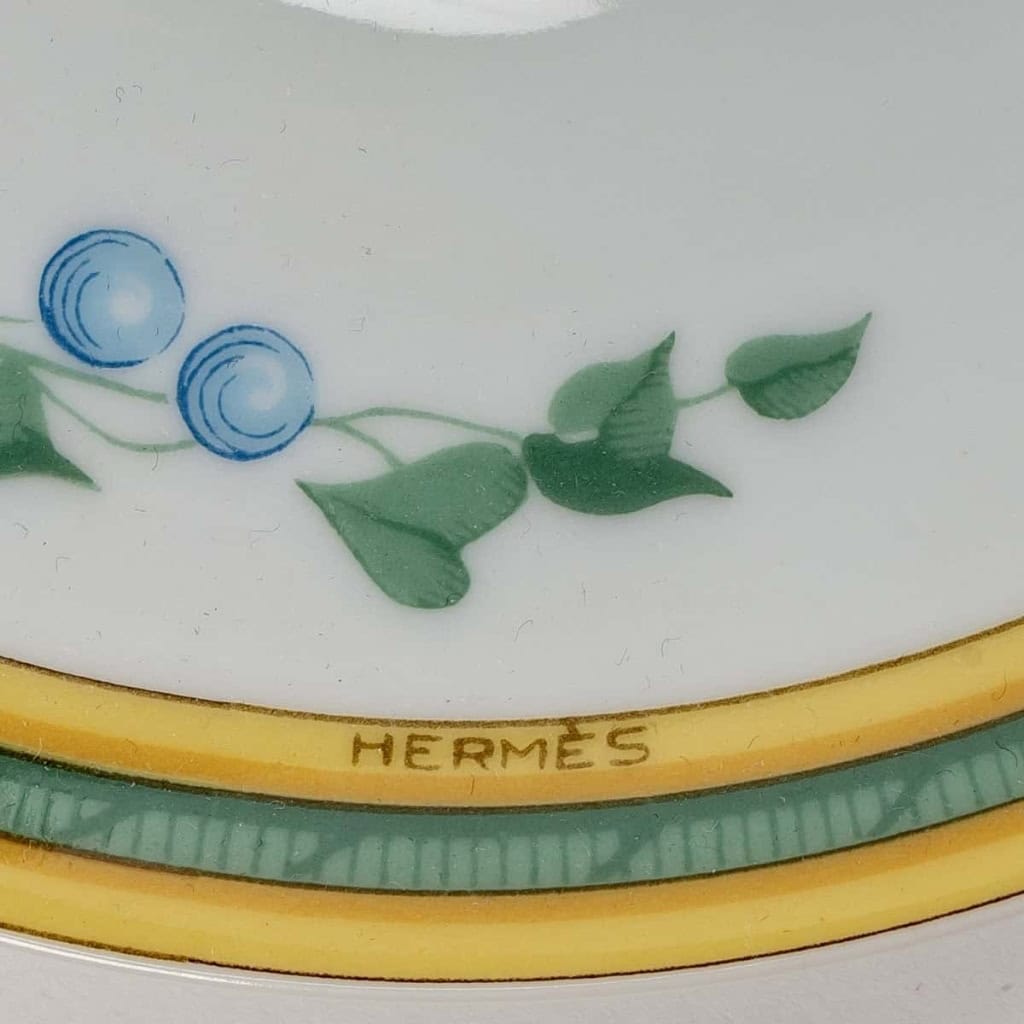Service à Café Thé « Toucans » porcelaine de Limoges de HERMES – 18 Pièces | Biron Service à Café Thé "Toucans" porcelaine de Limoges de HERMES - 18 Pièces
