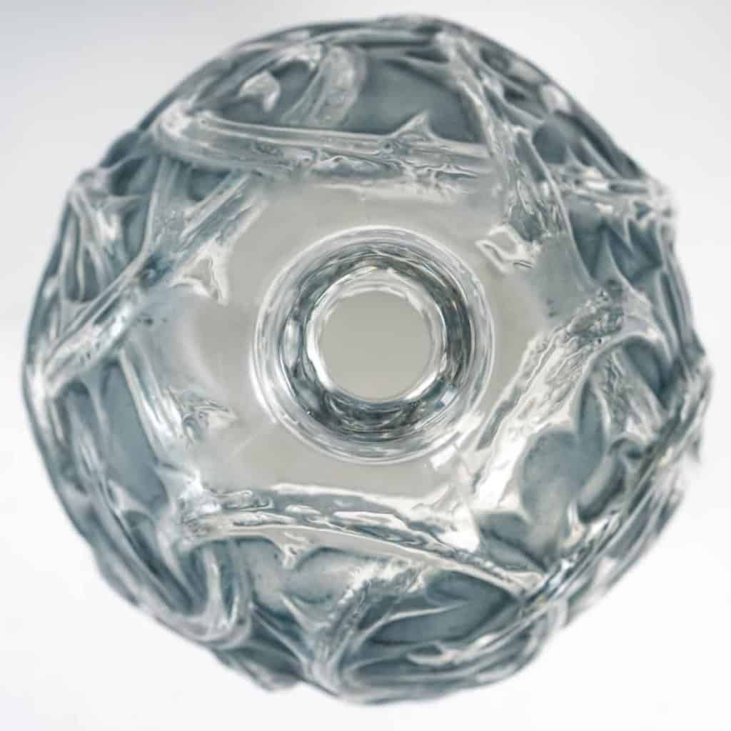 Vase « Ronces » verre blanc patiné bleu de René LALIQUE | Biron Vase "Ronces" verre blanc patiné bleu de René LALIQUE