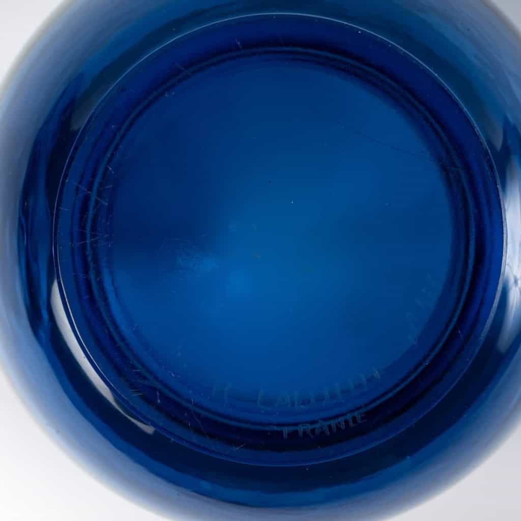 Vase « Albert » verre bleu saphir de René LALIQUE | Biron Vase "Albert" verre bleu saphir de René LALIQUE