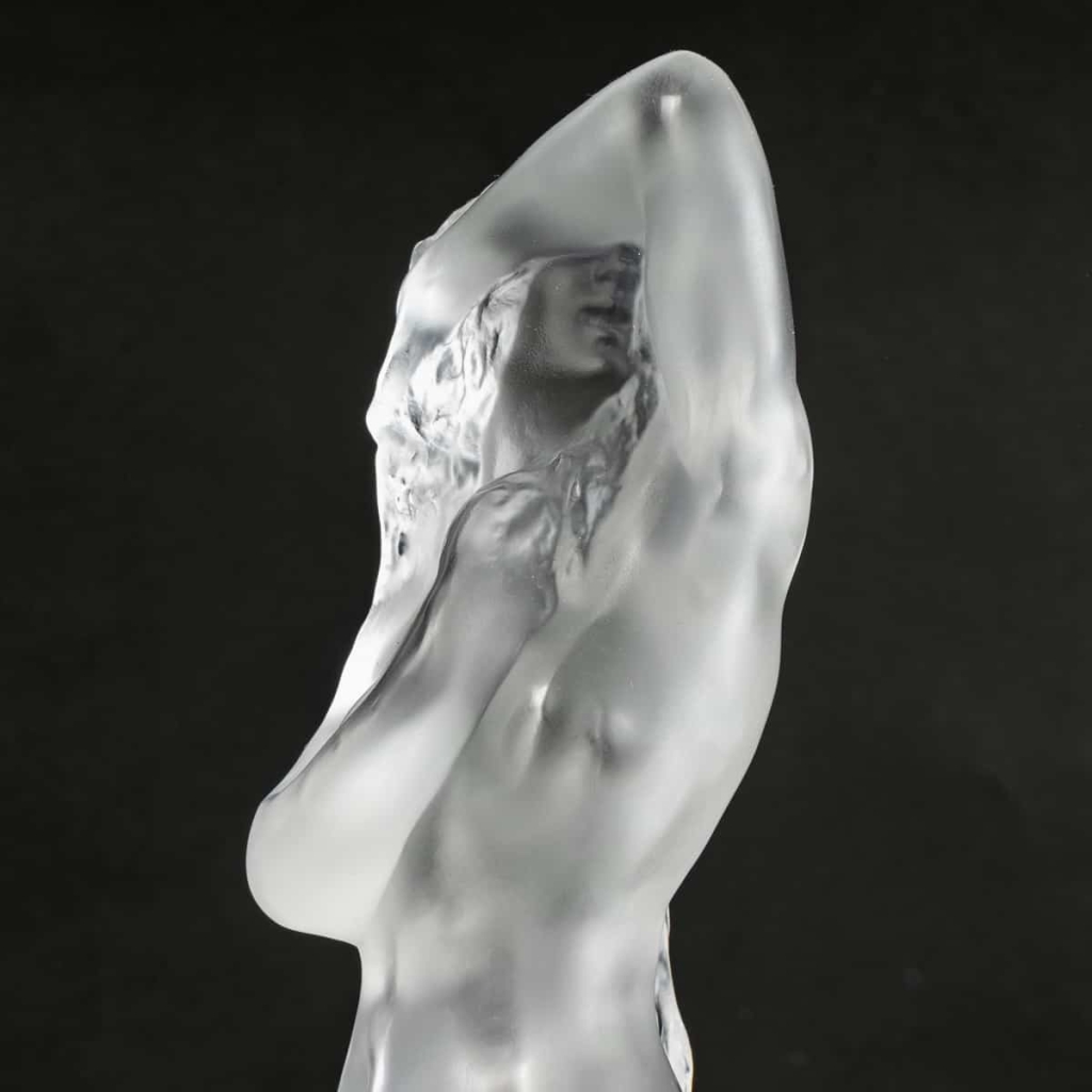 Statuette « Grande Nue Lierre » cristal blanc de LALIQUE FRANCE d’après un modèle de René LALIQUE | Biron Statuette "Grande Nue Lierre" cristal blanc de LALIQUE FRANCE d'après un modèle de René LALIQUE