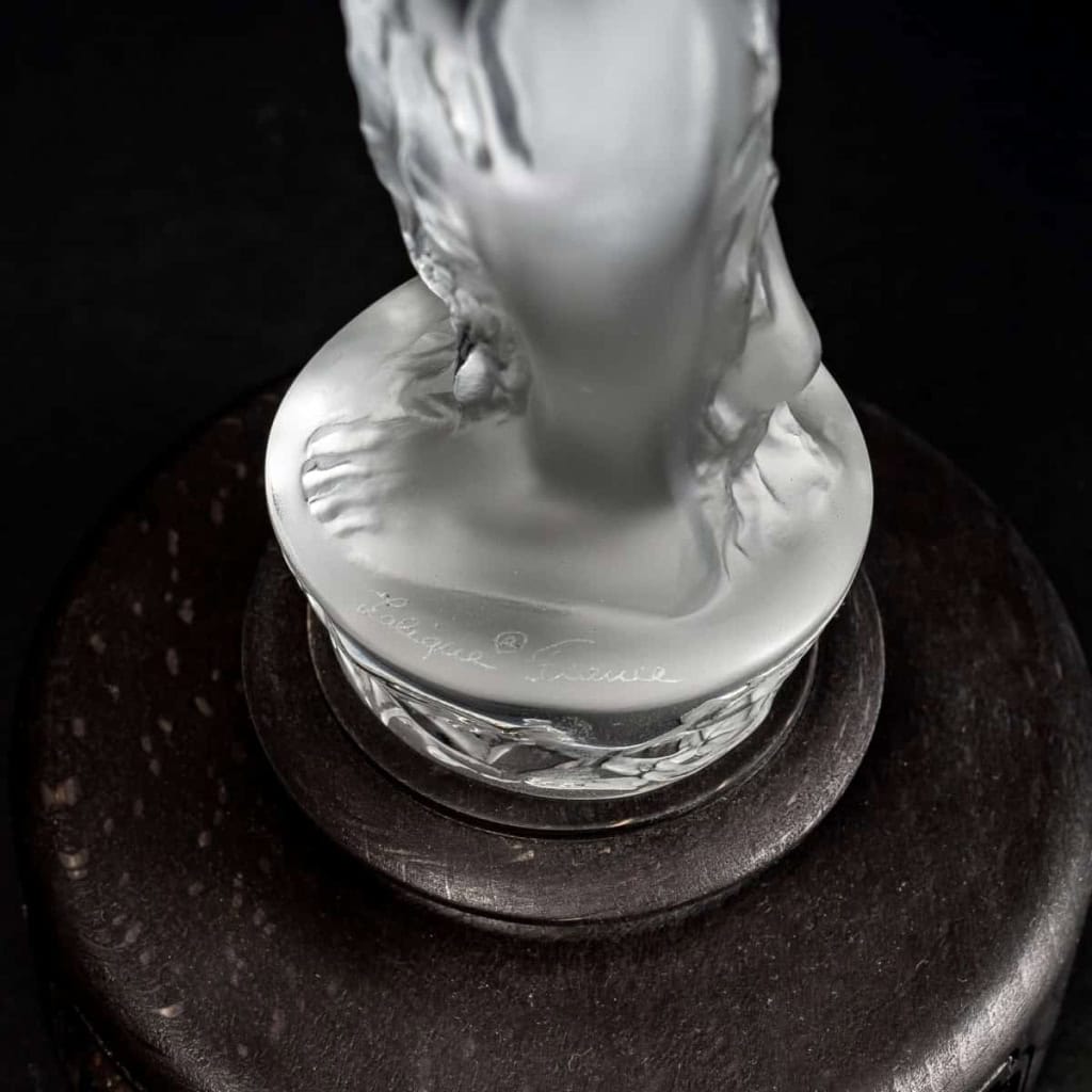 Statuette « Grande Nue Lierre » cristal blanc de LALIQUE FRANCE d’après un modèle de René LALIQUE | Biron Statuette "Grande Nue Lierre" cristal blanc de LALIQUE FRANCE d'après un modèle de René LALIQUE