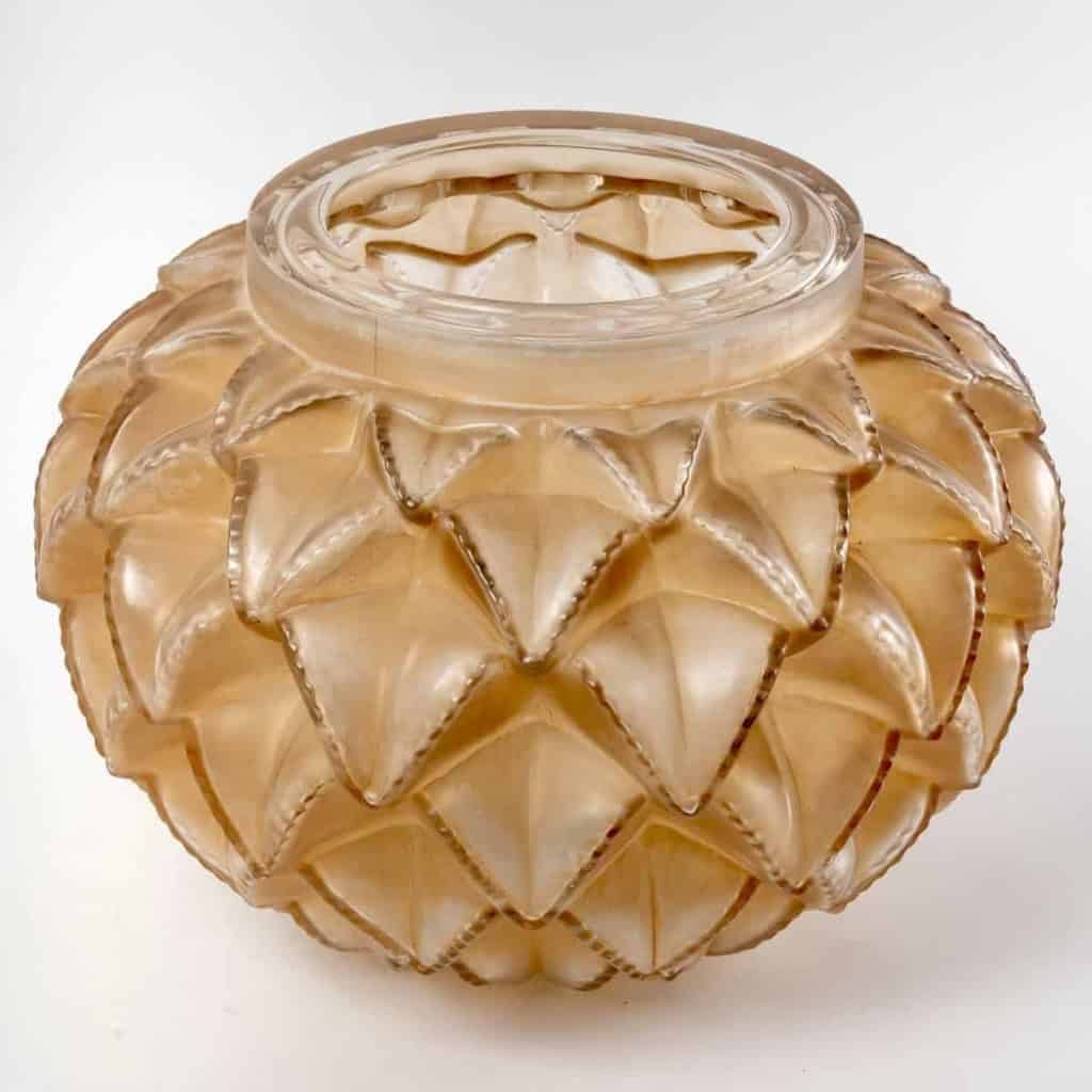Vase « Languedoc » verre blanc patiné sépia de René LALIQUE | Biron Vase "Languedoc" verre blanc patiné sépia de René LALIQUE