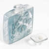 Flacon « Carré Plat Hirondelles » verre blanc patiné bleu de René LALIQUE | Biron Flacon "Carré Plat Hirondelles" verre blanc patiné bleu de René LALIQUE